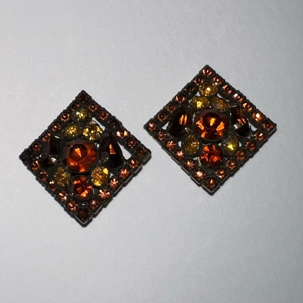 Vintage Weiss 1950s Amber Rhinestone Square Clip On Earrings - Picture 10 of 11